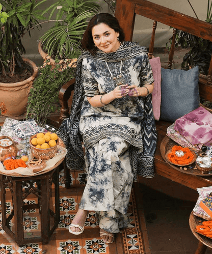 Sapphire Dhanak Embroidered 3 Piece | SP105 | Trendy Outfits - Anu Jee.