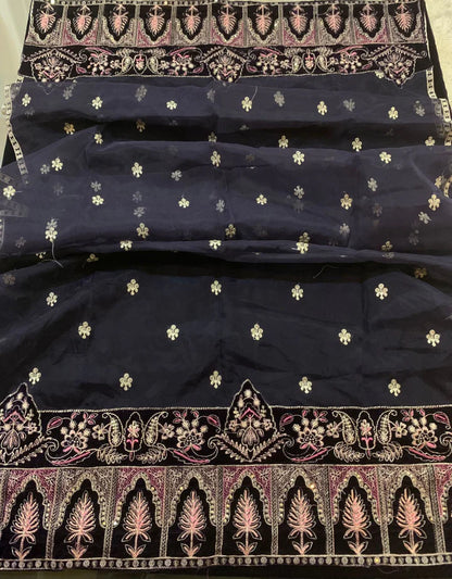 Baroque Velvet Embroidered 3 Piece | BQ129 | Trendy Outfits - Anu Jee.