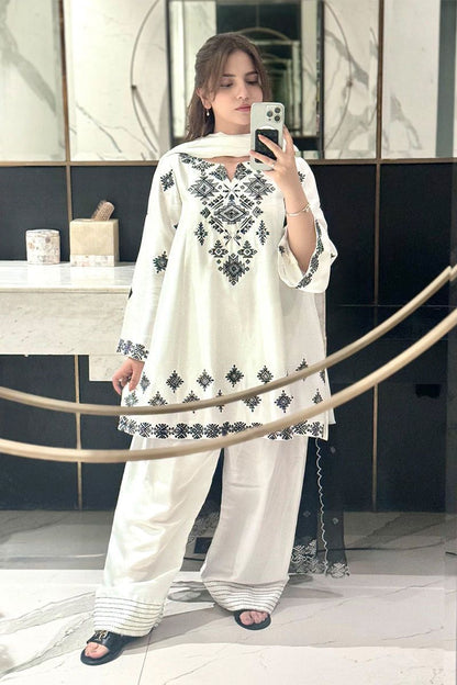 Laam Dhanak Embroidered 3 Piece | LM101 | - Trendy Outfits -Anu Jee