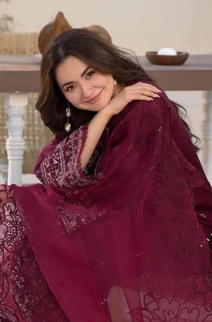 Qalamkar Dhanak Embroidered 3 Piece | QR100  | Trendy Outfits - Anu Jee.